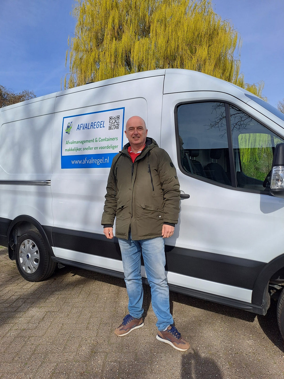 Met onze nieuwe bedrijfsbus zijn we klaar om bedrijven snel te helpen